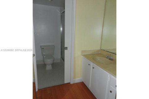 Copropriété à louer à Pembroke Pines, Floride: 2 chambres, 110.74 m2 № 2243132 - photo 6