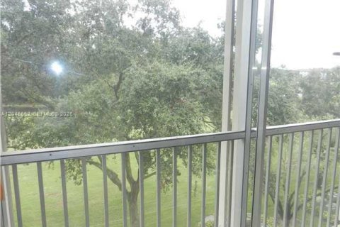 Copropriété à louer à Pembroke Pines, Floride: 2 chambres, 110.74 m2 № 2243132 - photo 16