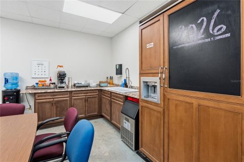 Купить коммерческую недвижимость в Таварес, Флорида 594.57м2, № 2237831 - фото 25