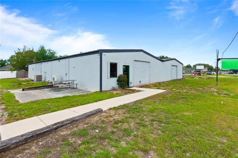 Commercial property in Tavares, Florida 594.57 sq.m. № 2237831
