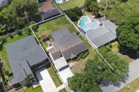 House in Orlando, Florida 4 bedrooms, 251.95 sq.m. № 1900587 - photo 21