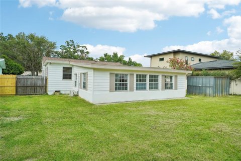 House in Orlando, Florida 4 bedrooms, 251.95 sq.m. № 1900587 - photo 23