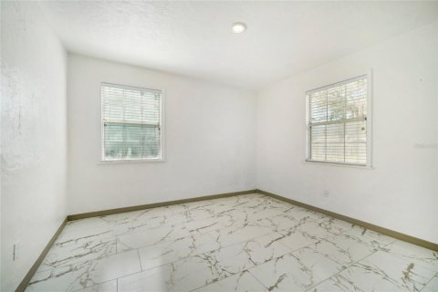 House in Orlando, Florida 4 bedrooms, 251.95 sq.m. № 1900587 - photo 5
