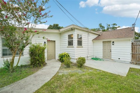 House in Orlando, Florida 4 bedrooms, 251.95 sq.m. № 1900587 - photo 24