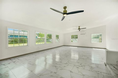 House in Orlando, Florida 4 bedrooms, 251.95 sq.m. № 1900587 - photo 18