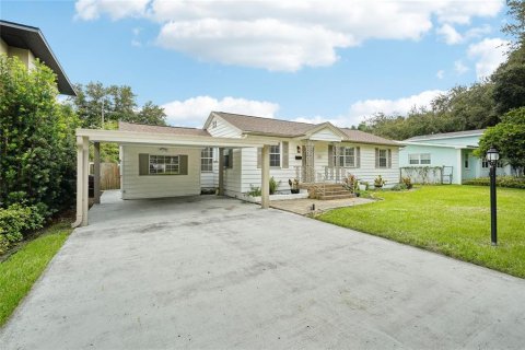 House in Orlando, Florida 4 bedrooms, 251.95 sq.m. № 1900587 - photo 2