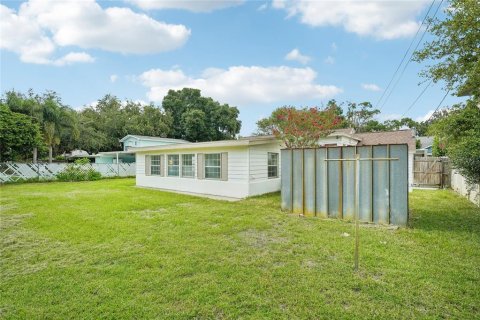House in Orlando, Florida 4 bedrooms, 251.95 sq.m. № 1900587 - photo 26