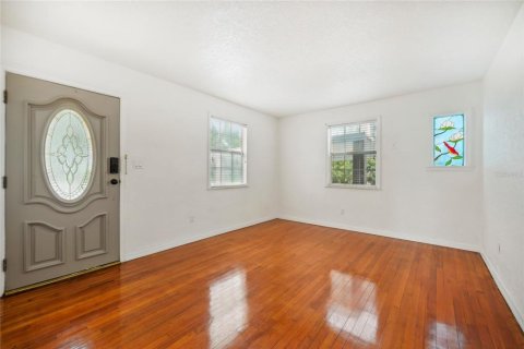 House in Orlando, Florida 4 bedrooms, 251.95 sq.m. № 1900587 - photo 3