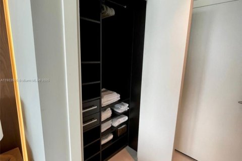 Купить кондоминиум в Майами, Флорида 1 спальня, 74.23м2, № 1954818 - фото 13