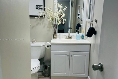 Condominio en venta en Pompano Beach, Florida, 2 dormitorios, 84.54 m2 № 1958297 - foto 8