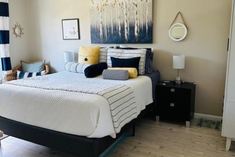 Condominio en venta en Pompano Beach, Florida, 2 dormitorios, 84.54 m2 № 1958297 - foto 7