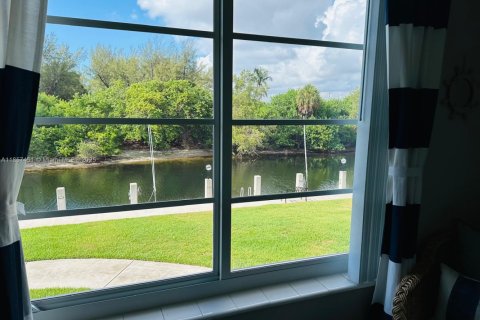 Condominio en venta en Pompano Beach, Florida, 2 dormitorios, 84.54 m2 № 1958297 - foto 15