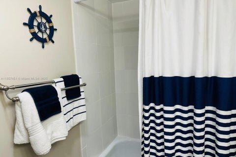 Condominio en venta en Pompano Beach, Florida, 2 dormitorios, 84.54 m2 № 1958297 - foto 9