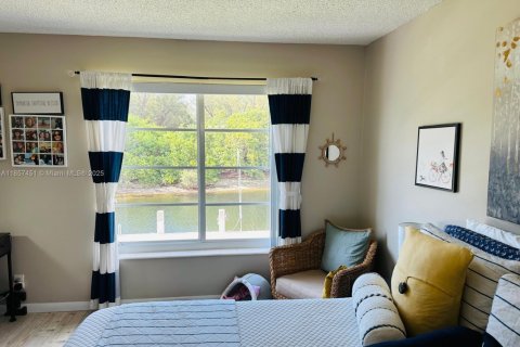 Condominio en venta en Pompano Beach, Florida, 2 dormitorios, 84.54 m2 № 1958297 - foto 16