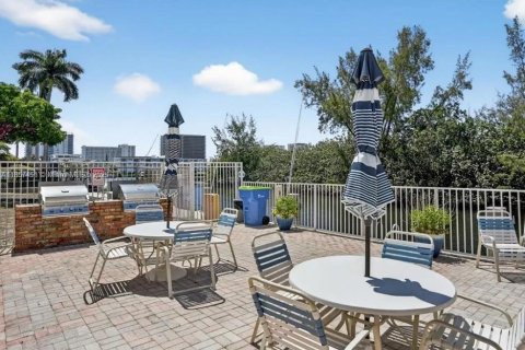 Condominio en venta en Pompano Beach, Florida, 2 dormitorios, 84.54 m2 № 1958297 - foto 19