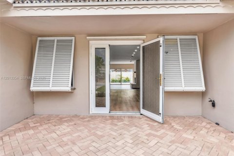House in Fort Lauderdale, Florida 4 bedrooms, 200.76 sq.m. № 2076481 - photo 5