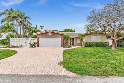 House in Fort Lauderdale, Florida 4 bedrooms, 200.76 sq.m. № 2076481