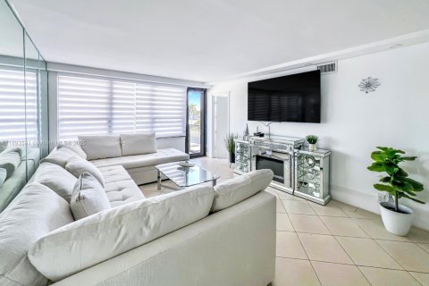 Appartement à louer à Miami Beach, Floride: 2 chambres, 89.19 m2 № 2169829 - photo 7