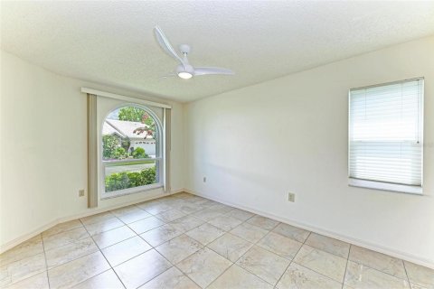 House in Sarasota, Florida 3 bedrooms, 166.85 sq.m. № 1106266 - photo 16