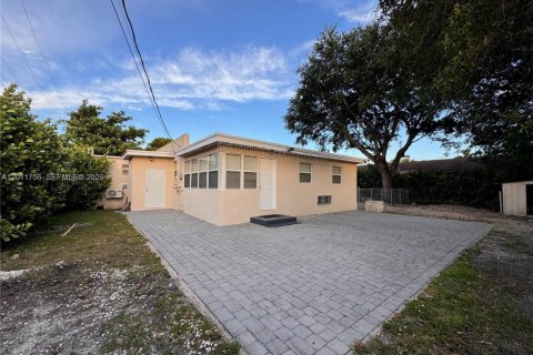 Apartamento en alquiler en Hollywood, Florida, 2 dormitorios, 92.9 m2 № 2075010 - foto 19