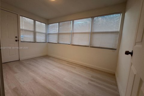 Apartamento en alquiler en Hollywood, Florida, 2 dormitorios, 92.9 m2 № 2075010 - foto 17