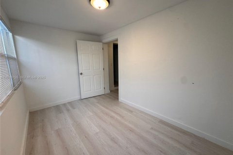 Apartamento en alquiler en Hollywood, Florida, 2 dormitorios, 92.9 m2 № 2075010 - foto 18