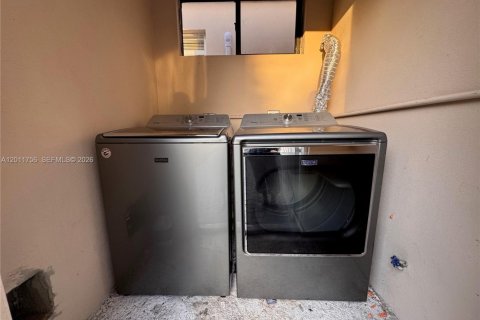 Apartamento en alquiler en Hollywood, Florida, 2 dormitorios, 92.9 m2 № 2075010 - foto 21