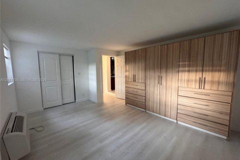 Apartamento en alquiler en Hollywood, Florida, 2 dormitorios, 92.9 m2 № 2075010 - foto 14