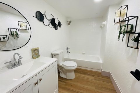 Снять в аренду кондоминиум в Пемброк-Пайнс, Флорида 1 спальня, 97.08м2, № 1928397 - фото 14