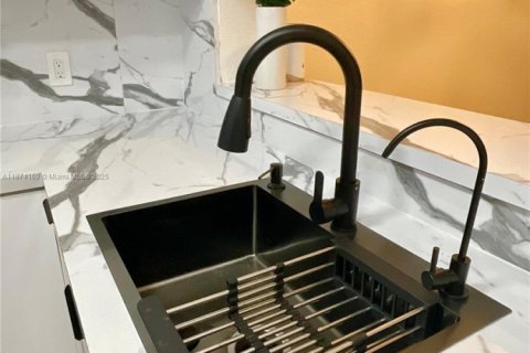 Снять в аренду кондоминиум в Пемброк-Пайнс, Флорида 1 спальня, 97.08м2, № 1928397 - фото 12