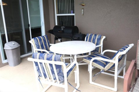 House in Davenport, Florida 4 bedrooms, 208.75 sq.m. № 1906227 - photo 30