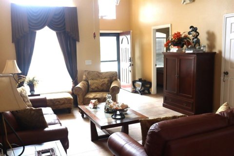 House in Davenport, Florida 4 bedrooms, 208.75 sq.m. № 1906227 - photo 6