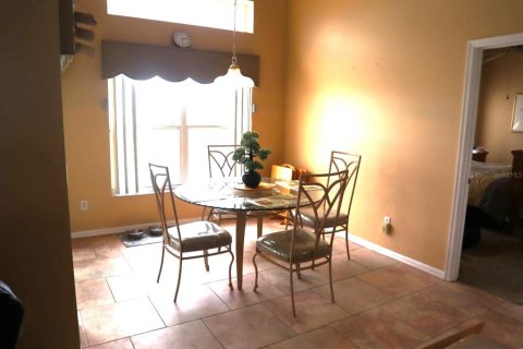 House in Davenport, Florida 4 bedrooms, 208.75 sq.m. № 1906227 - photo 12