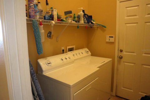 House in Davenport, Florida 4 bedrooms, 208.75 sq.m. № 1906227 - photo 24