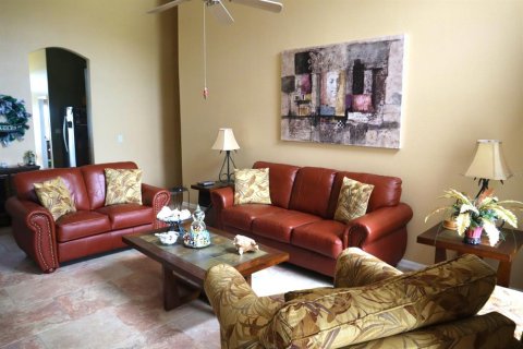 House in Davenport, Florida 4 bedrooms, 208.75 sq.m. № 1906227 - photo 3