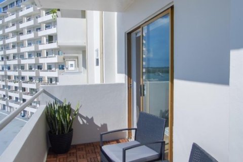 Condo in North Bay Village, Florida, 1 bedroom  № 2256236 - photo 3