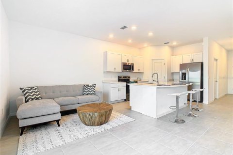 Townhouse in Kissimmee, Florida 3 bedrooms, 126.81 sq.m. № 2198544 - photo 3