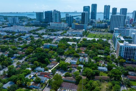 Terreno en venta en Miami, Florida № 1920841 - foto 8