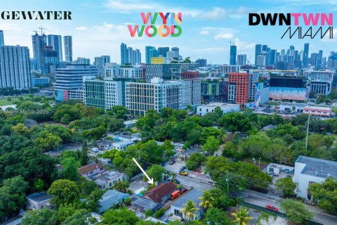 Terreno en venta en Miami, Florida № 1920841 - foto 1