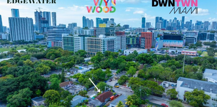 Terreno en Miami, Florida № 1920841