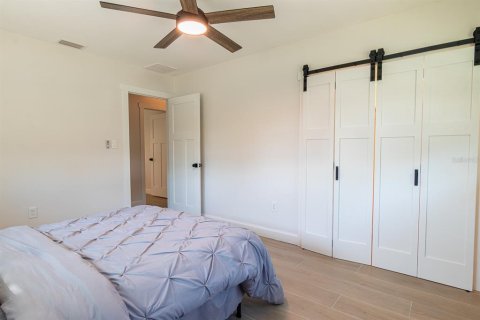 House in Sarasota, Florida 3 bedrooms, 165.64 sq.m. № 2093757 - photo 25