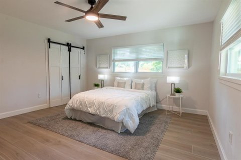 House in Sarasota, Florida 3 bedrooms, 165.64 sq.m. № 2093757 - photo 23