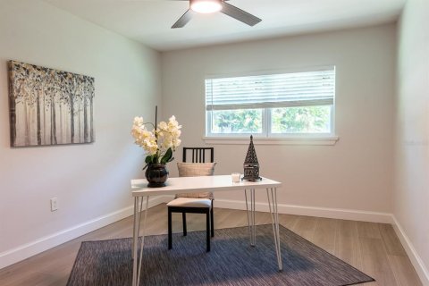 House in Sarasota, Florida 3 bedrooms, 165.64 sq.m. № 2093757 - photo 29