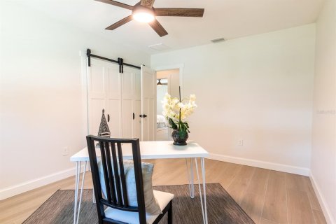 House in Sarasota, Florida 3 bedrooms, 165.64 sq.m. № 2093757 - photo 30