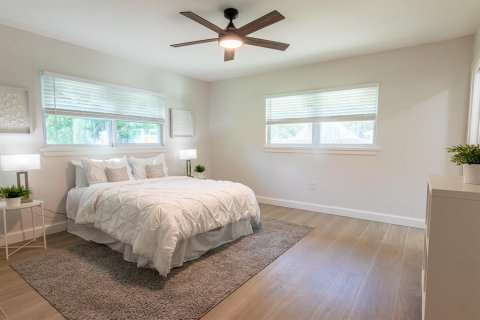 House in Sarasota, Florida 3 bedrooms, 165.64 sq.m. № 2093757 - photo 19