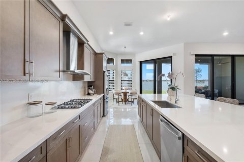 Купить виллу или дом в Паркленд, Флорида 4 спальни, 390.47м2, № 2043395 - фото 13