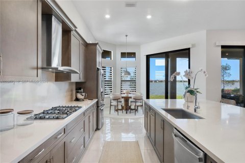 Купить виллу или дом в Паркленд, Флорида 4 спальни, 390.47м2, № 2043395 - фото 15