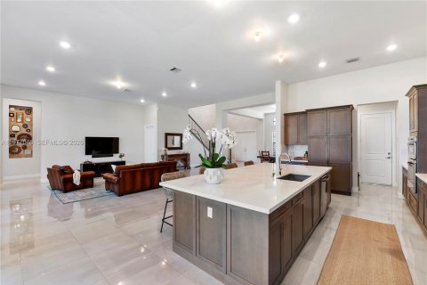 Купить виллу или дом в Паркленд, Флорида 4 спальни, 390.47м2, № 2043395 - фото 19