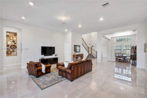 Купить виллу или дом в Паркленд, Флорида 4 спальни, 390.47м2, № 2043395 - фото 20