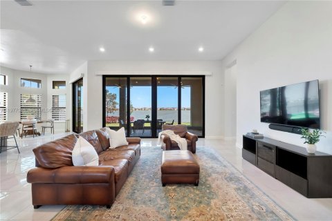 Купить виллу или дом в Паркленд, Флорида 4 спальни, 390.47м2, № 2043395 - фото 10